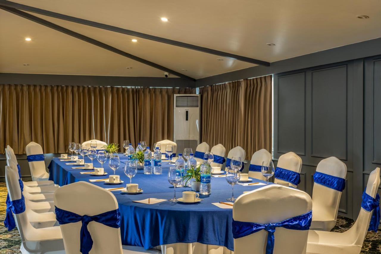 Sarovar Portico Srinagar Kültér fotó