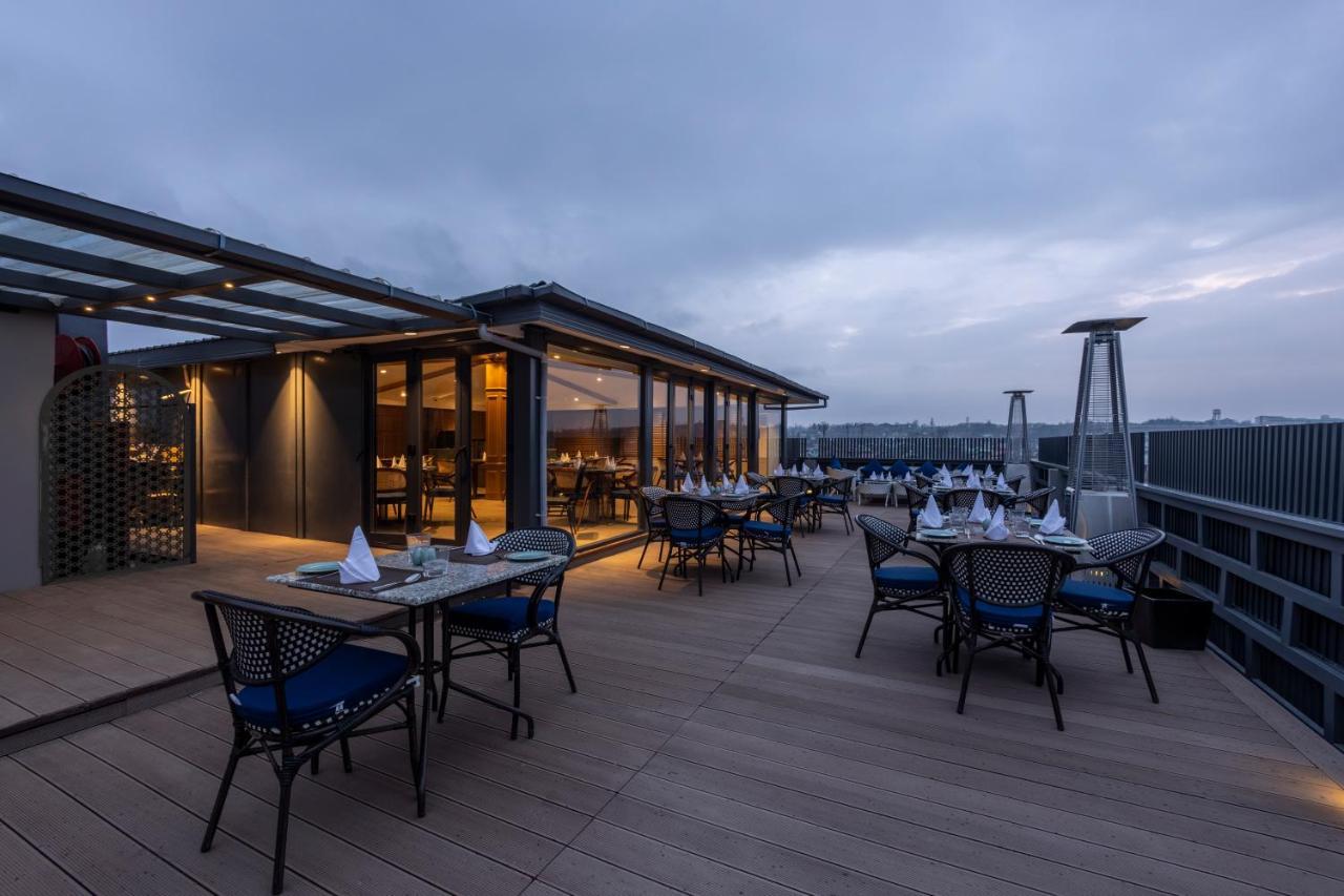 Sarovar Portico Srinagar Kültér fotó