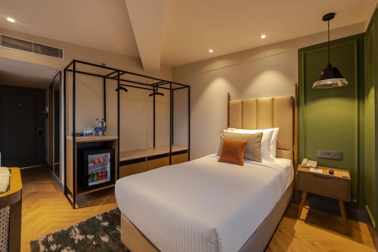 Sarovar Portico Srinagar Kültér fotó